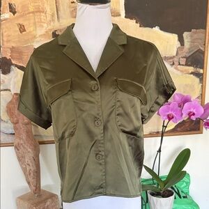 NWT Rachel Zoe cropped Olive Green Satin Short-Sleeve Button-Down Top